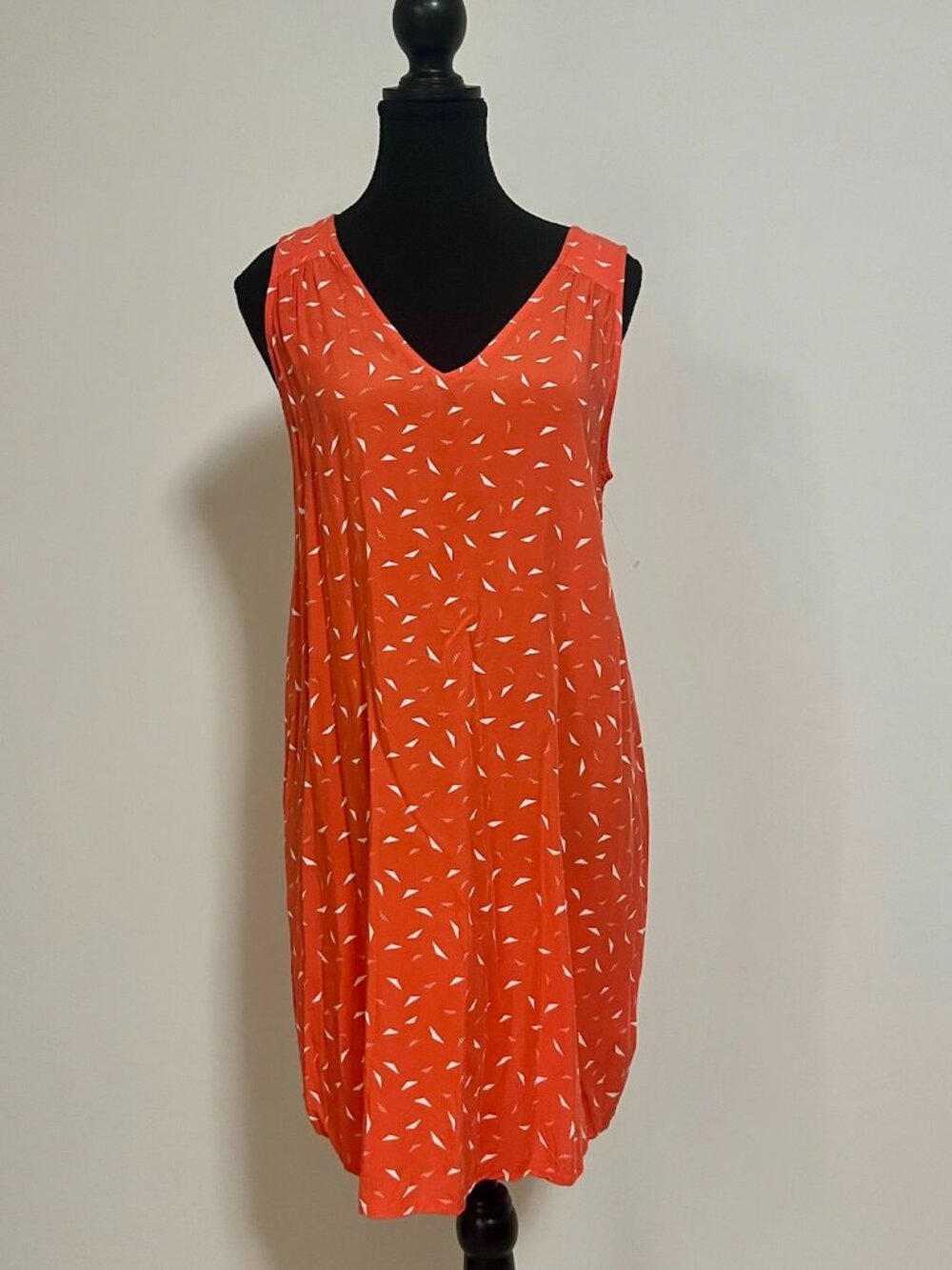 GAP Red with white triangles Sleeveless Short Dress